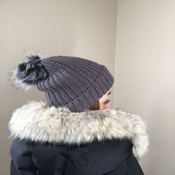 New Treasure and Bond Grey Knit Pom Beanie (F3) - Picture 4 of 7